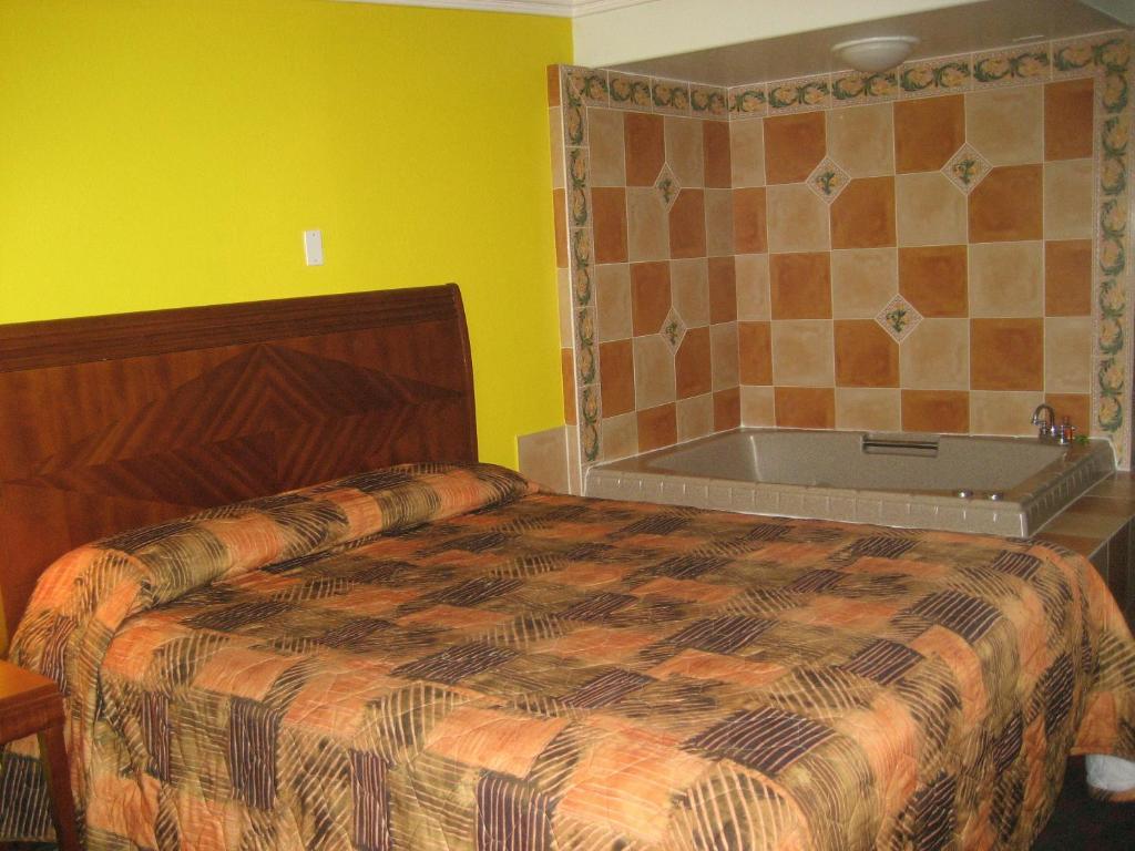 Starlite Motel Bellflower Room photo