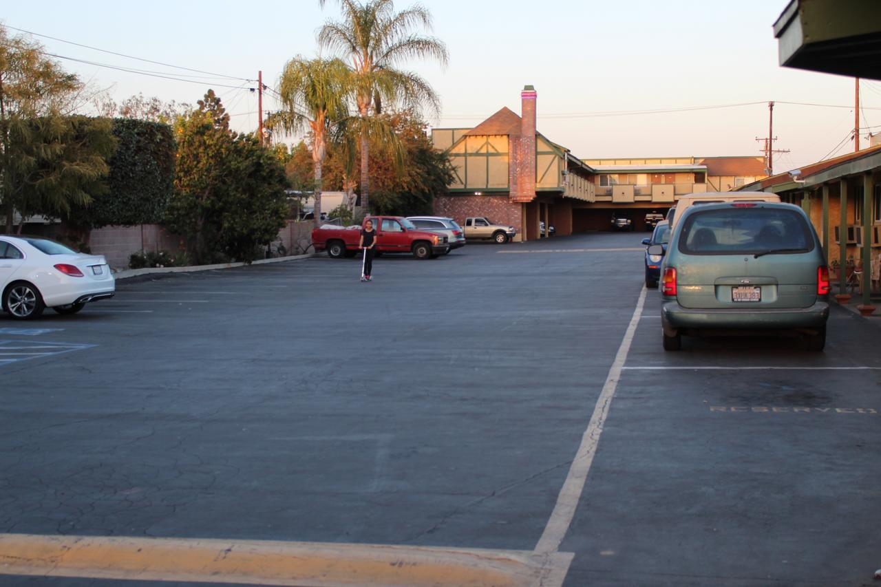 Starlite Motel Bellflower Exterior photo