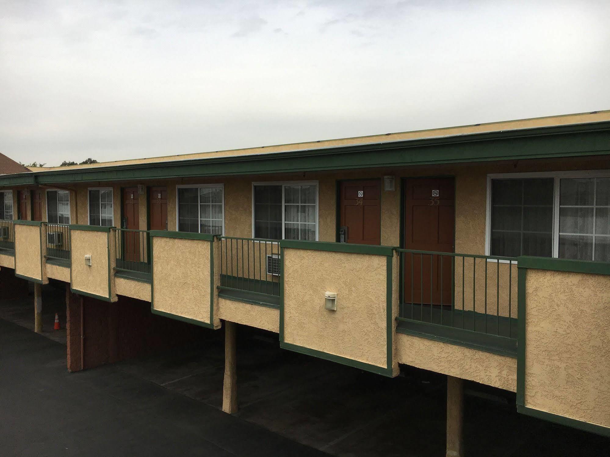 Starlite Motel Bellflower Exterior photo